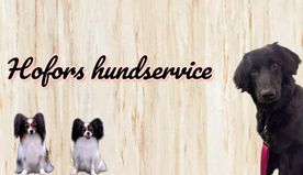 Röd snirklig text som lyder Hofors Hundservice, två små hundar till vänster och en större svart till höger i bilden